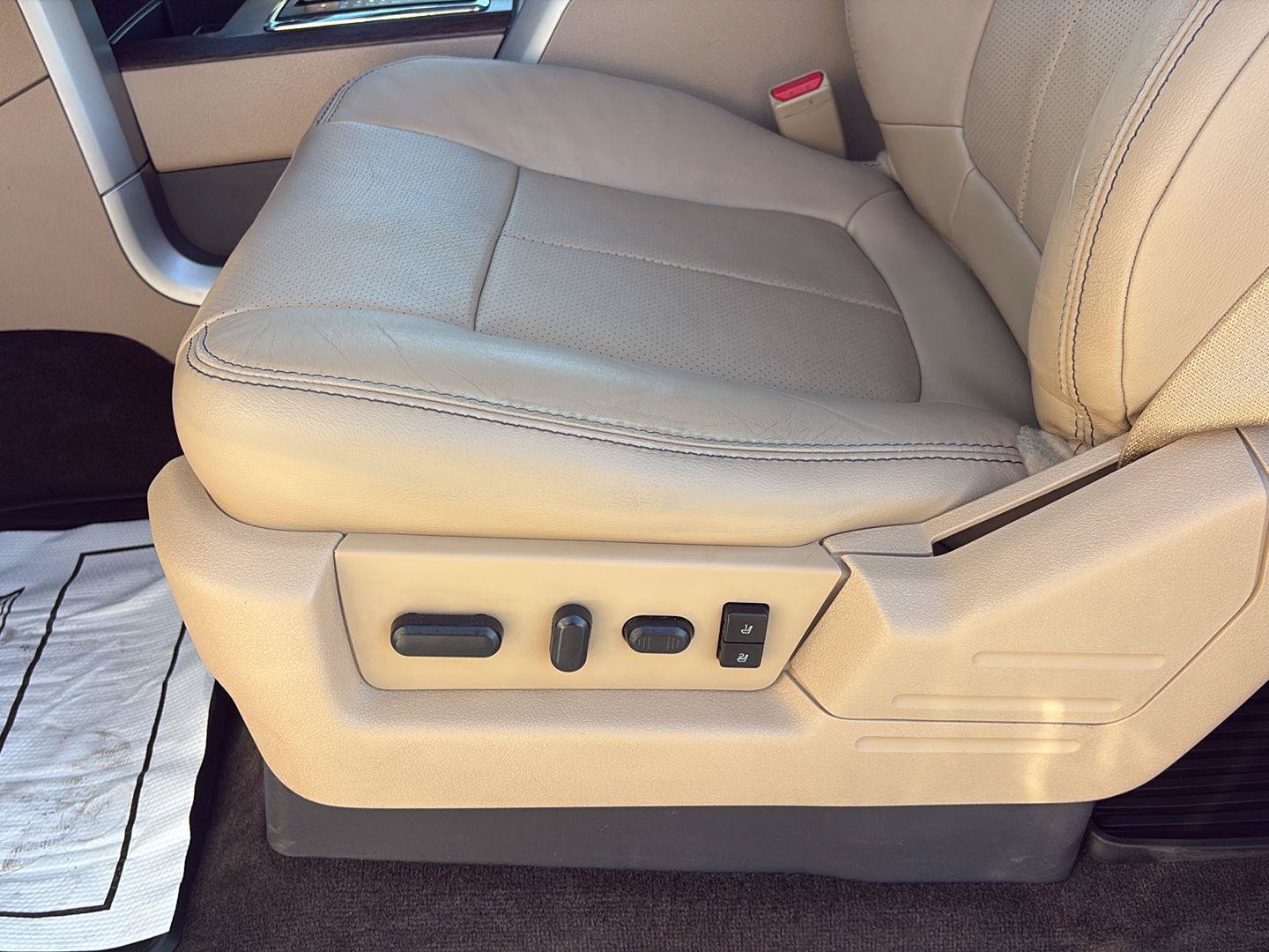 Used 2014 Ford F150 Lariat w/ Equipment Group 502A Luxury AWD/4WD image 23