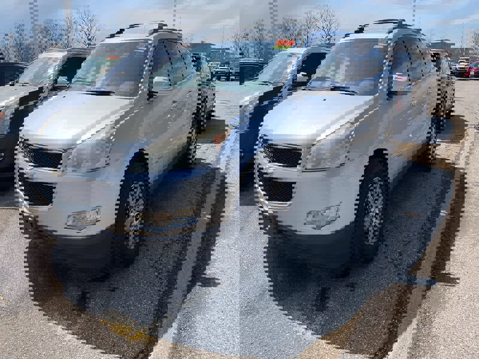 Used 2009 Chevrolet Traverse LT image 2