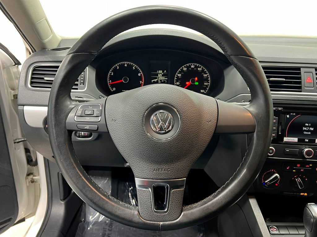 Used 2011 Volkswagen Jetta SEL image 21