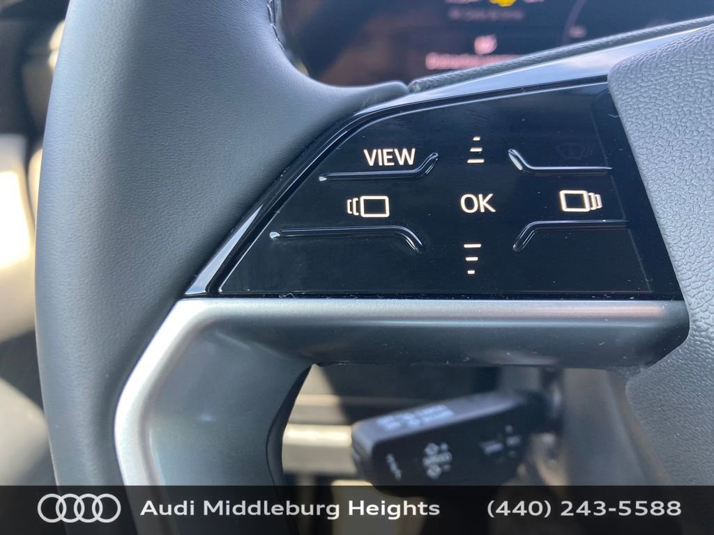 Used 2025 Audi Q5 Premium w/ Convenience Package image 40