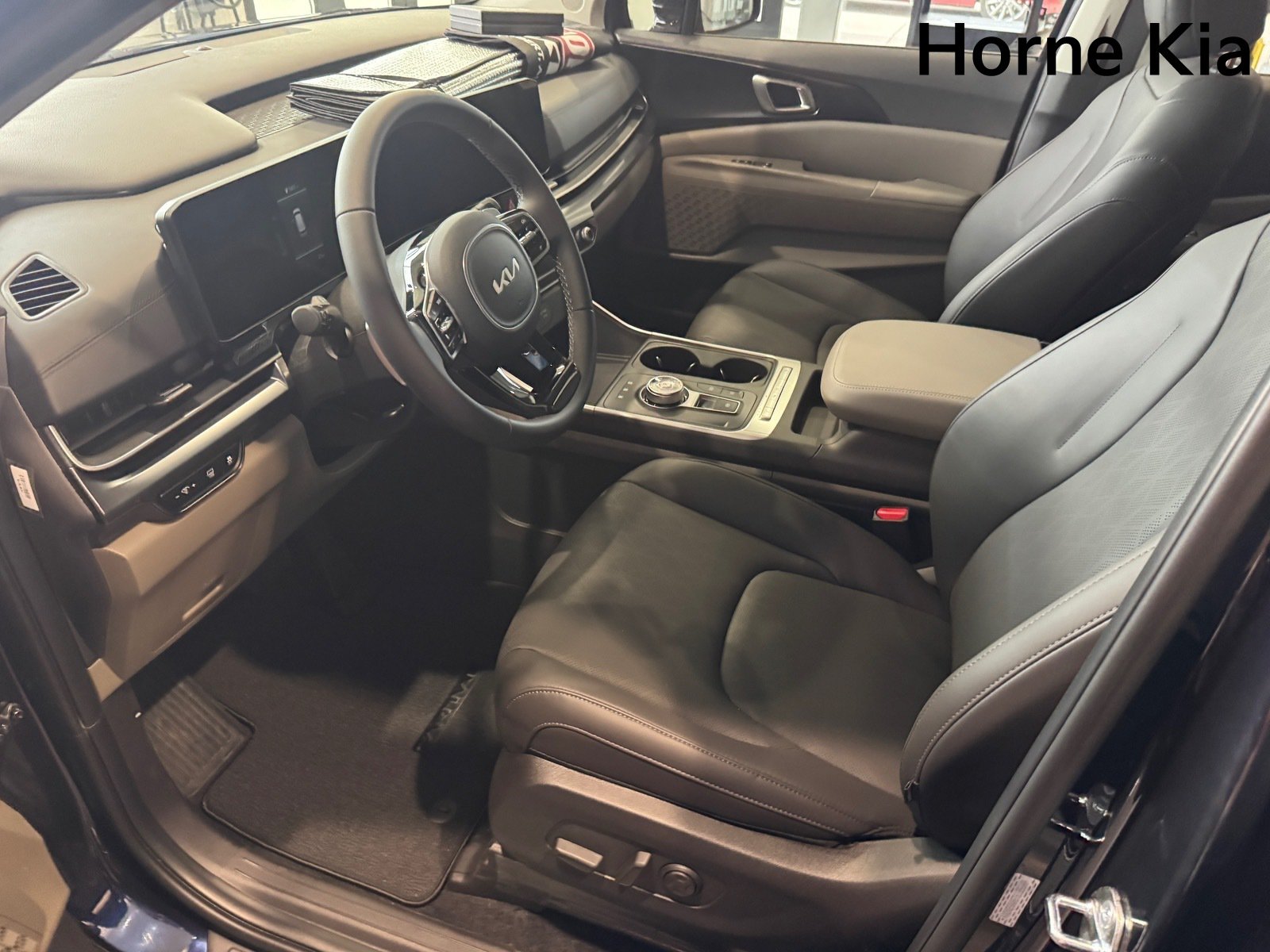 New 2026 Kia Carnival LXS FWD image 8