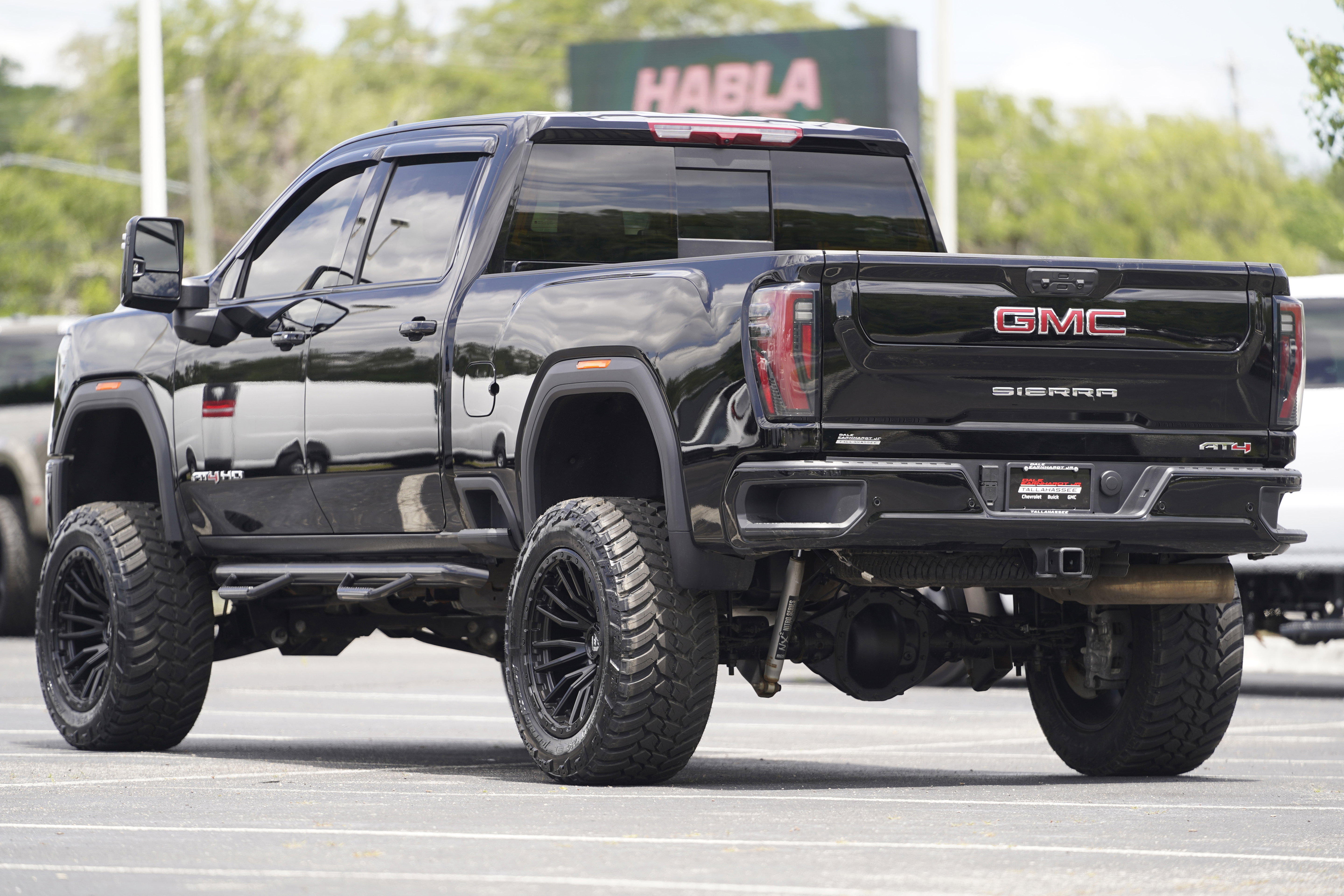 Used 2026 GMC Sierra 2500 AT4 AWD/4WD image 3