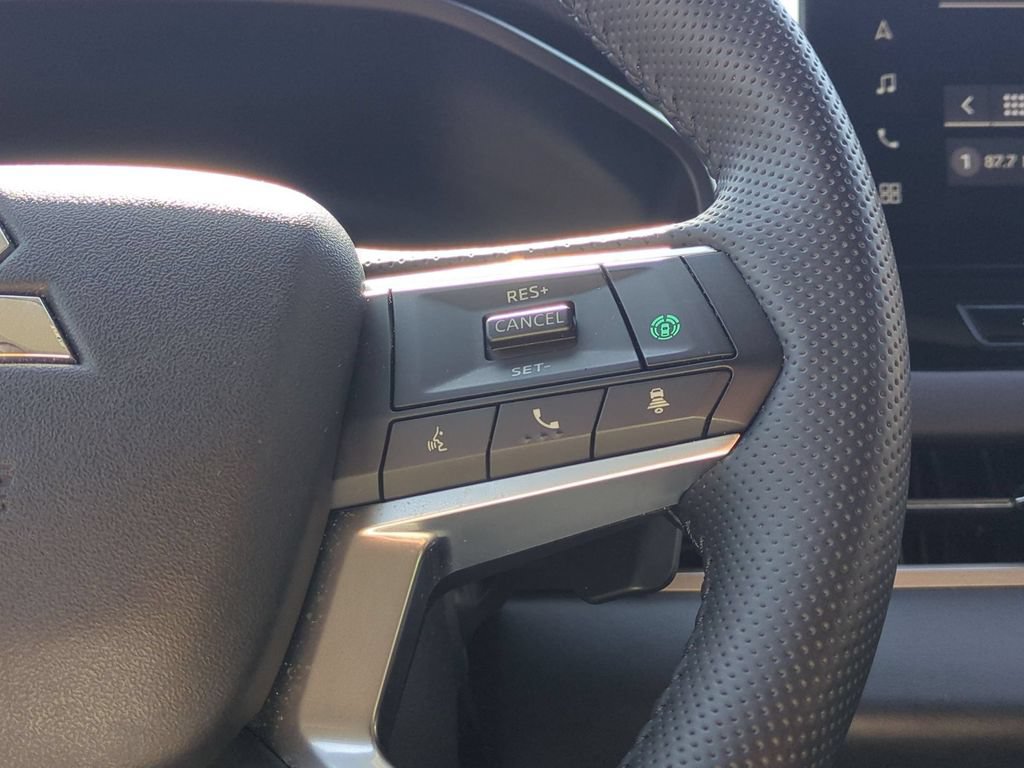 Used 2025 Mitsubishi Outlander SE AWD/4WD image 22