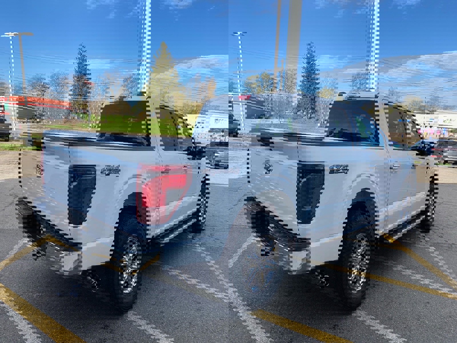 Used 2025 Ford F150 XLT w/ Equipment Group 301A Standard image 5