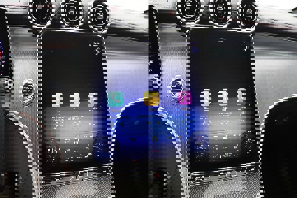 Used 2025 Mercedes-Benz GLC 43 AMG 4MATIC image 29