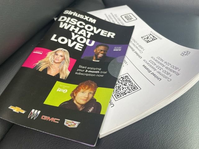 Used 2025 Cadillac XT4 Premium Luxury image 17