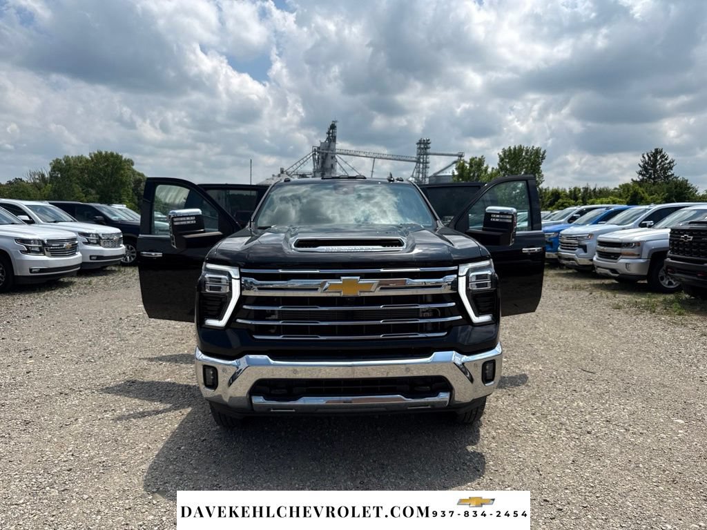 Used 2024 Chevrolet Silverado 3500 LTZ w/ LTZ Plus Package AWD/4WD image 34