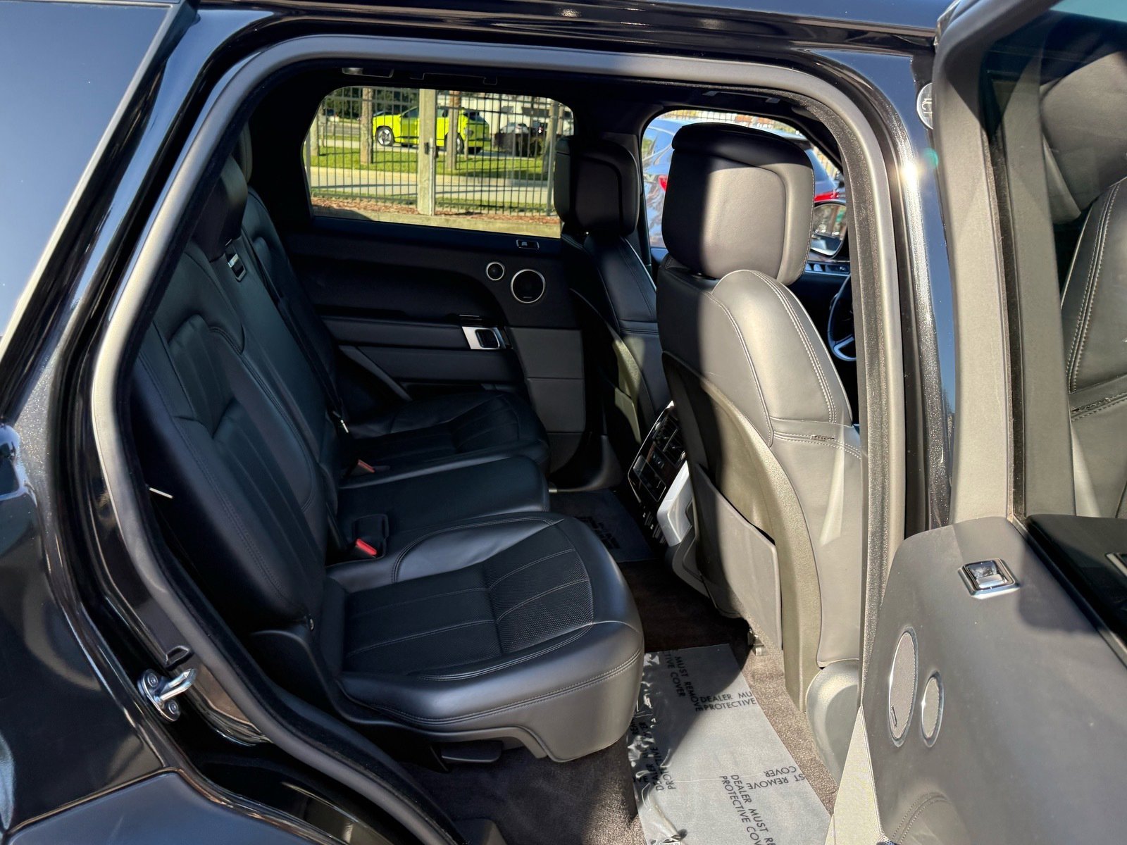 Used 2020 Land Rover Range Rover Sport HSE image 25