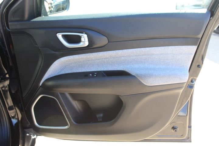 Used 2024 Jeep Compass Sport image 36