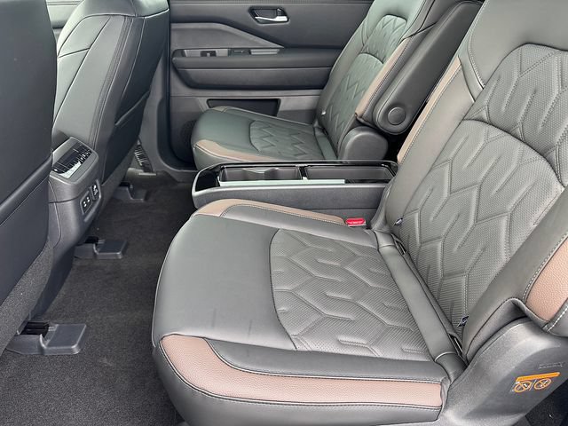 New 2026 Nissan Pathfinder Platinum AWD/4WD image 22