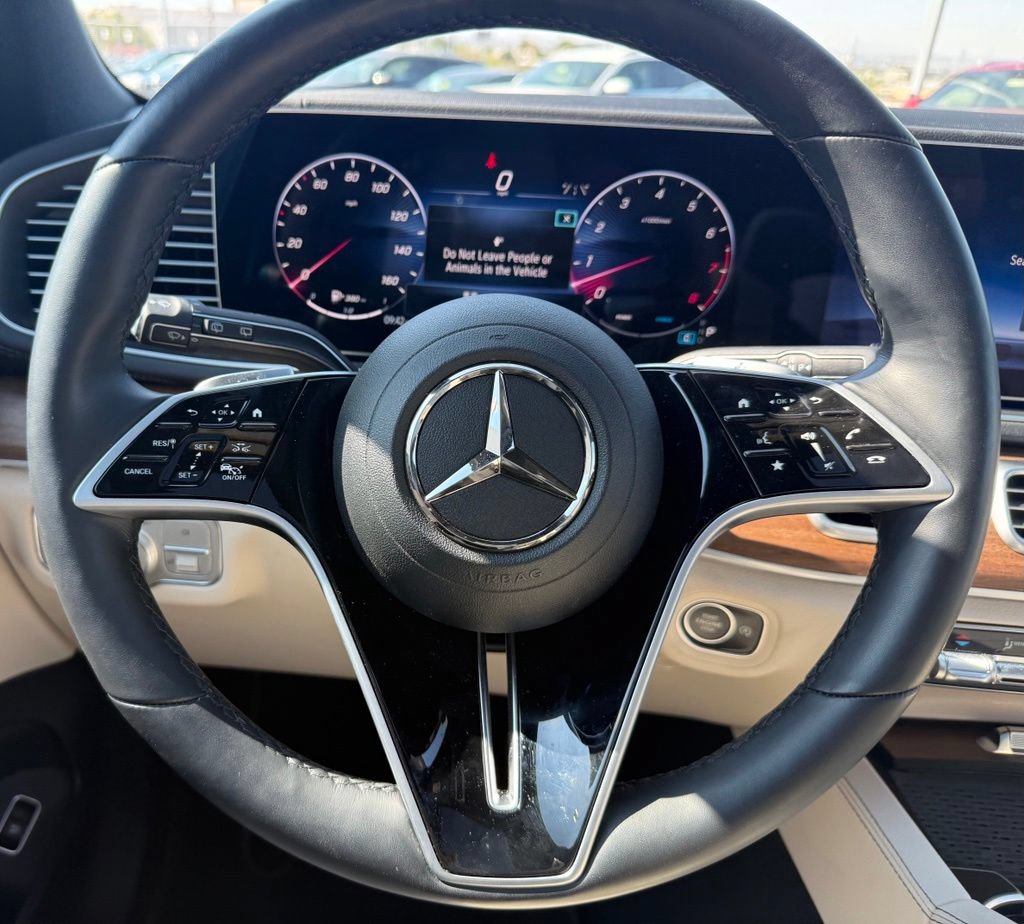 Used 2025 Mercedes-Benz GLS 450 4MATIC image 19