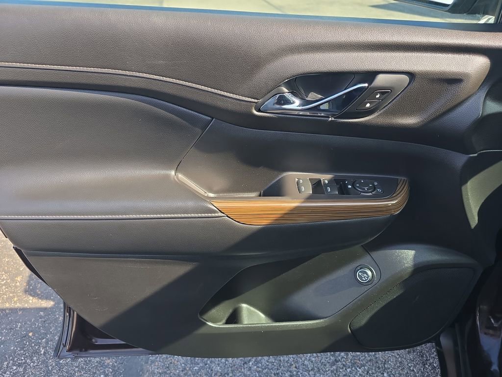 Used 2020 GMC Acadia SLE w/ Driver Convenience Package image 24