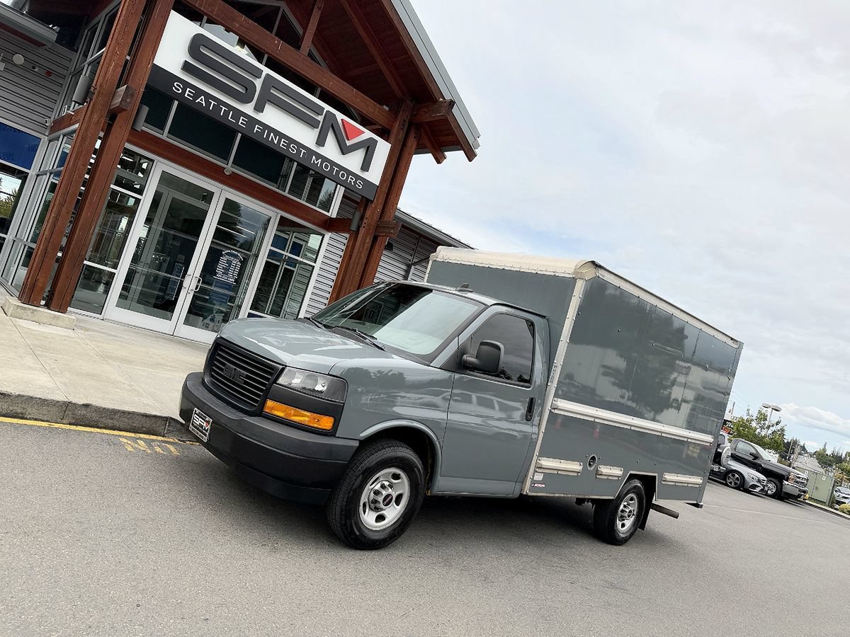 Used 2019 GMC Savana 3500 w/ Driver Convenience Package RWD image 19