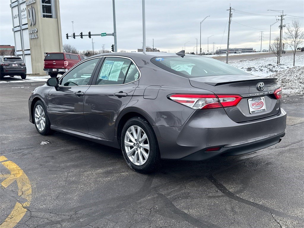 Used 2019 Toyota Camry LE image 7