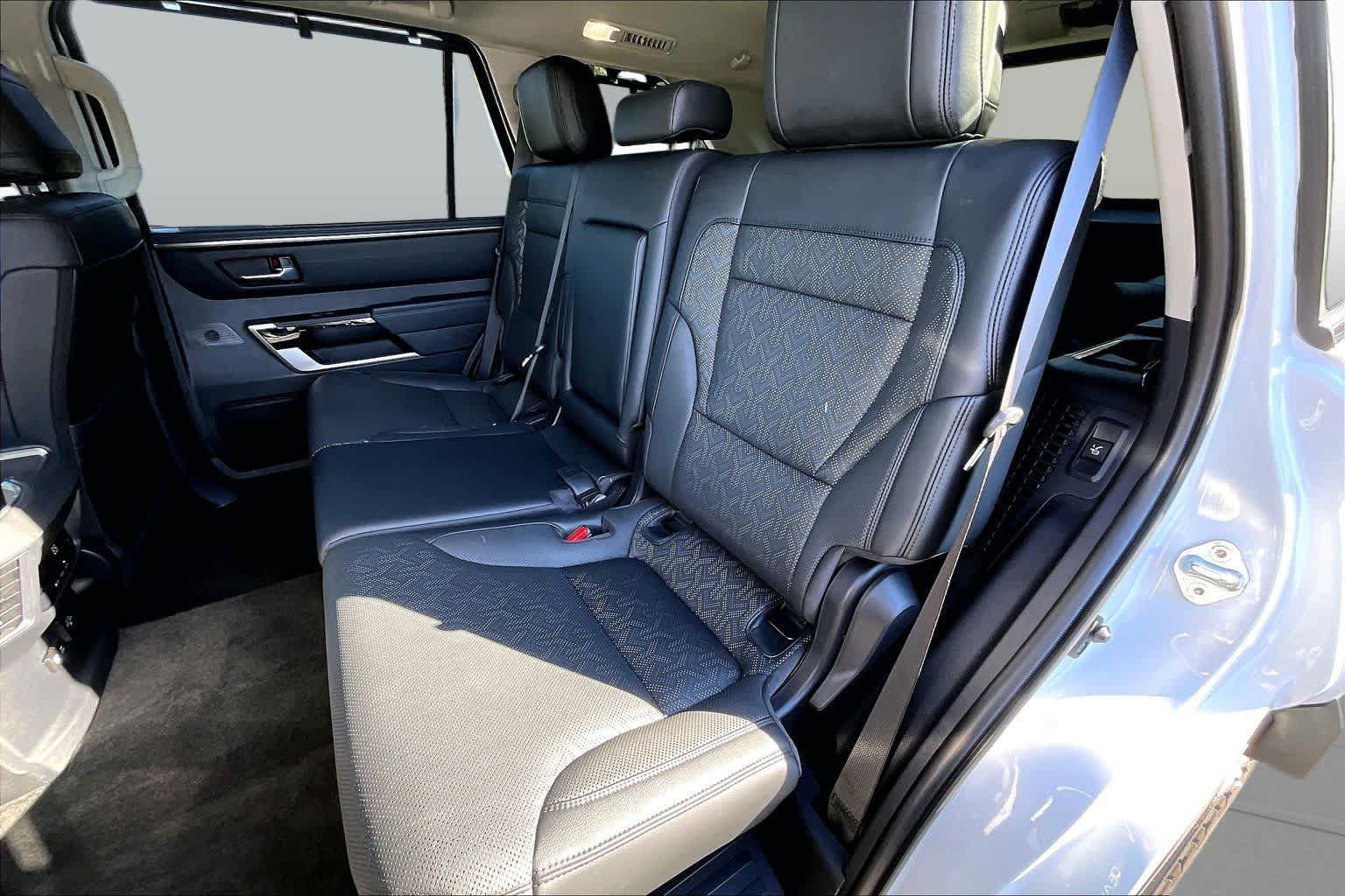Used 2023 Toyota Sequoia Limited AWD/4WD image 21