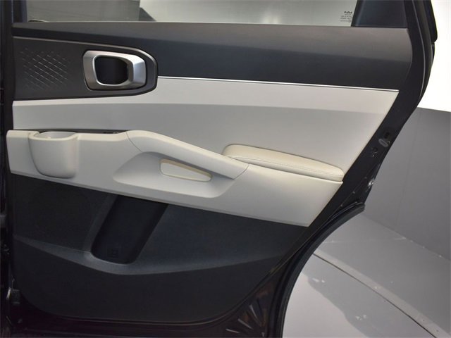 Certified 2025 Kia Sorento S w/ Panoramic Sunroof Package image 15