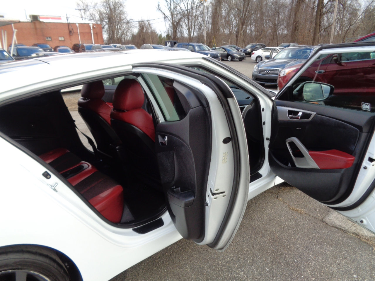 Used 2012 Hyundai Veloster Base w/ Style Pkg image 17