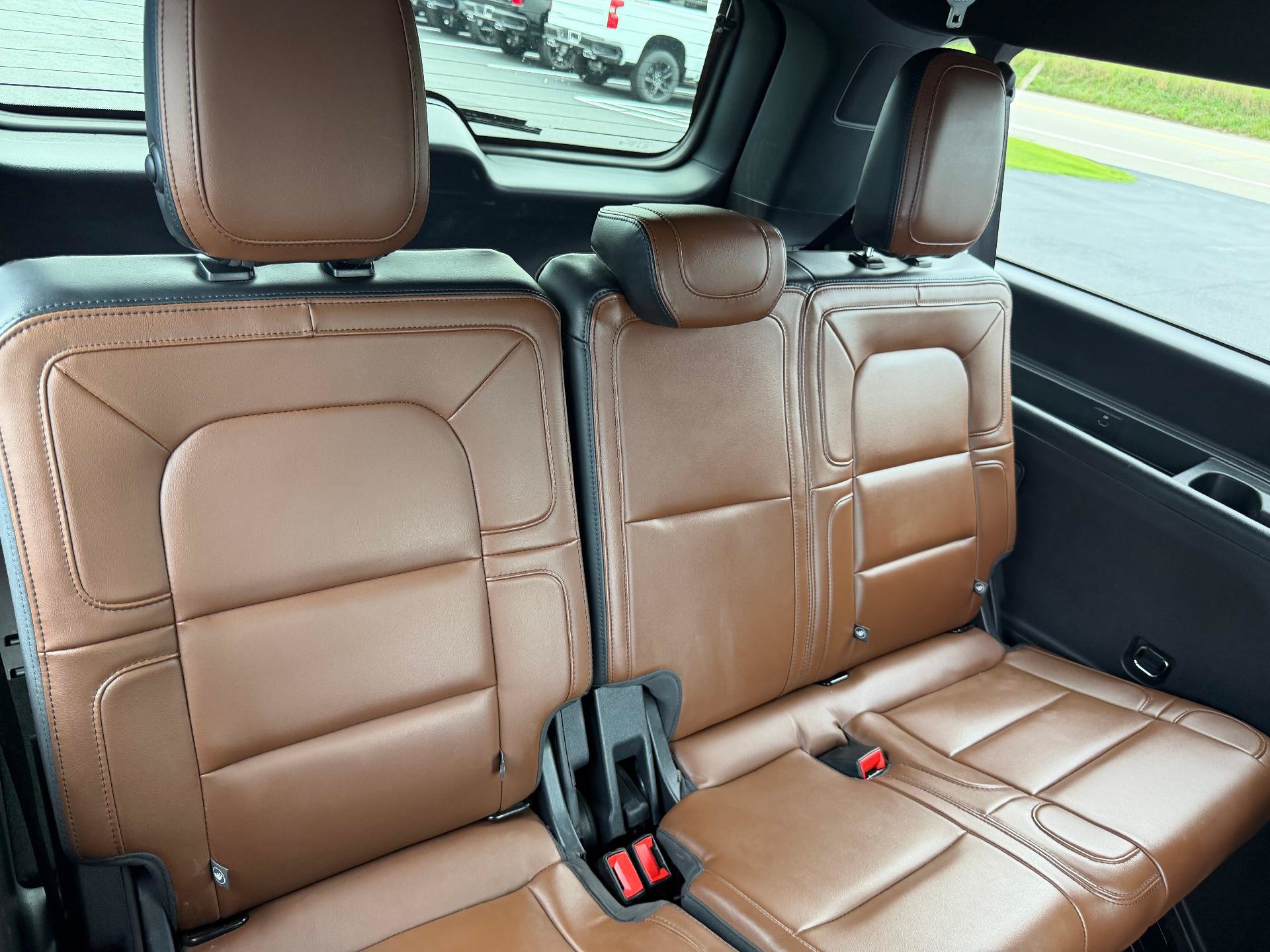 Used 2023 Lincoln Navigator L Reserve AWD/4WD image 43