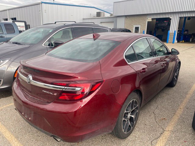 Used 2016 Buick Regal Sport Touring FWD image 5