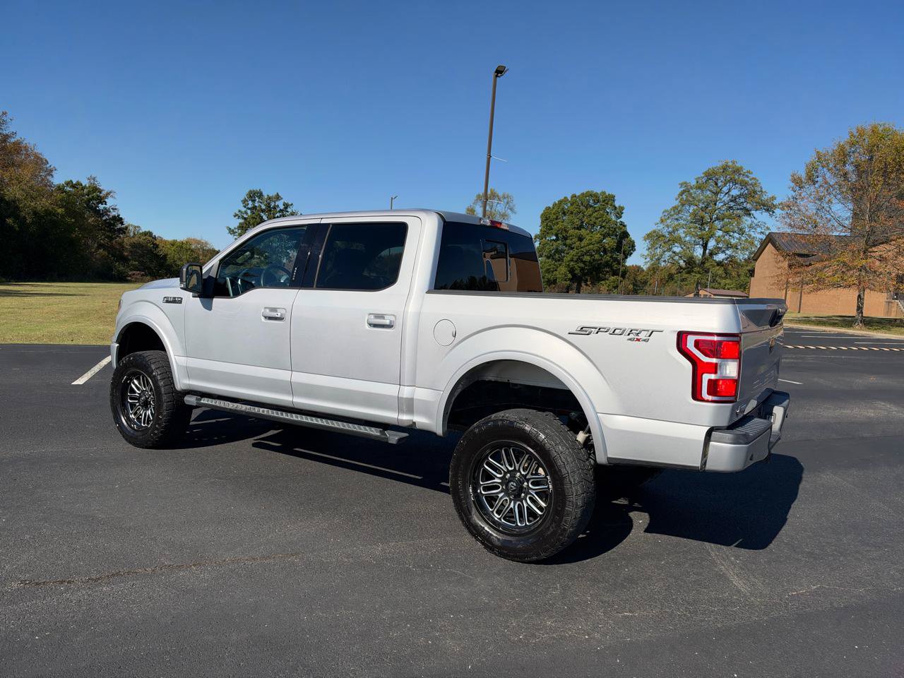 Used 2018 Ford F150 XLT w/ Equipment Group 302A Luxury AWD/4WD image 3