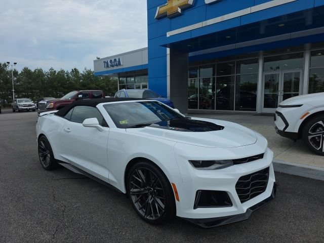 Used 2023 Chevrolet Camaro ZL1 RWD image 3