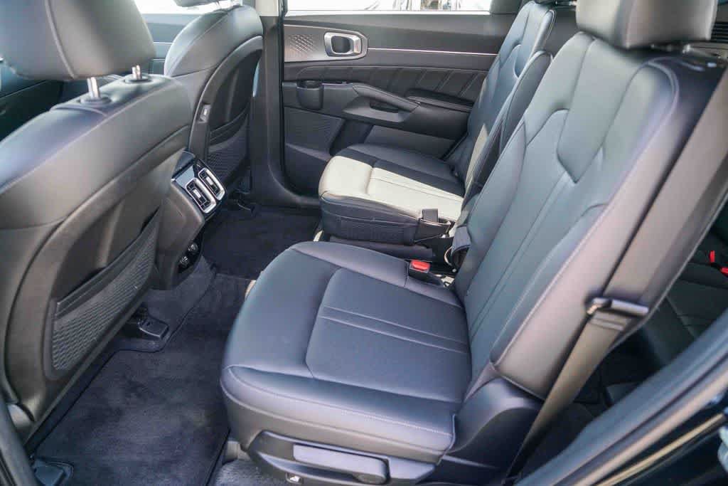 Certified 2023 Kia Sorento SX AWD/4WD image 17