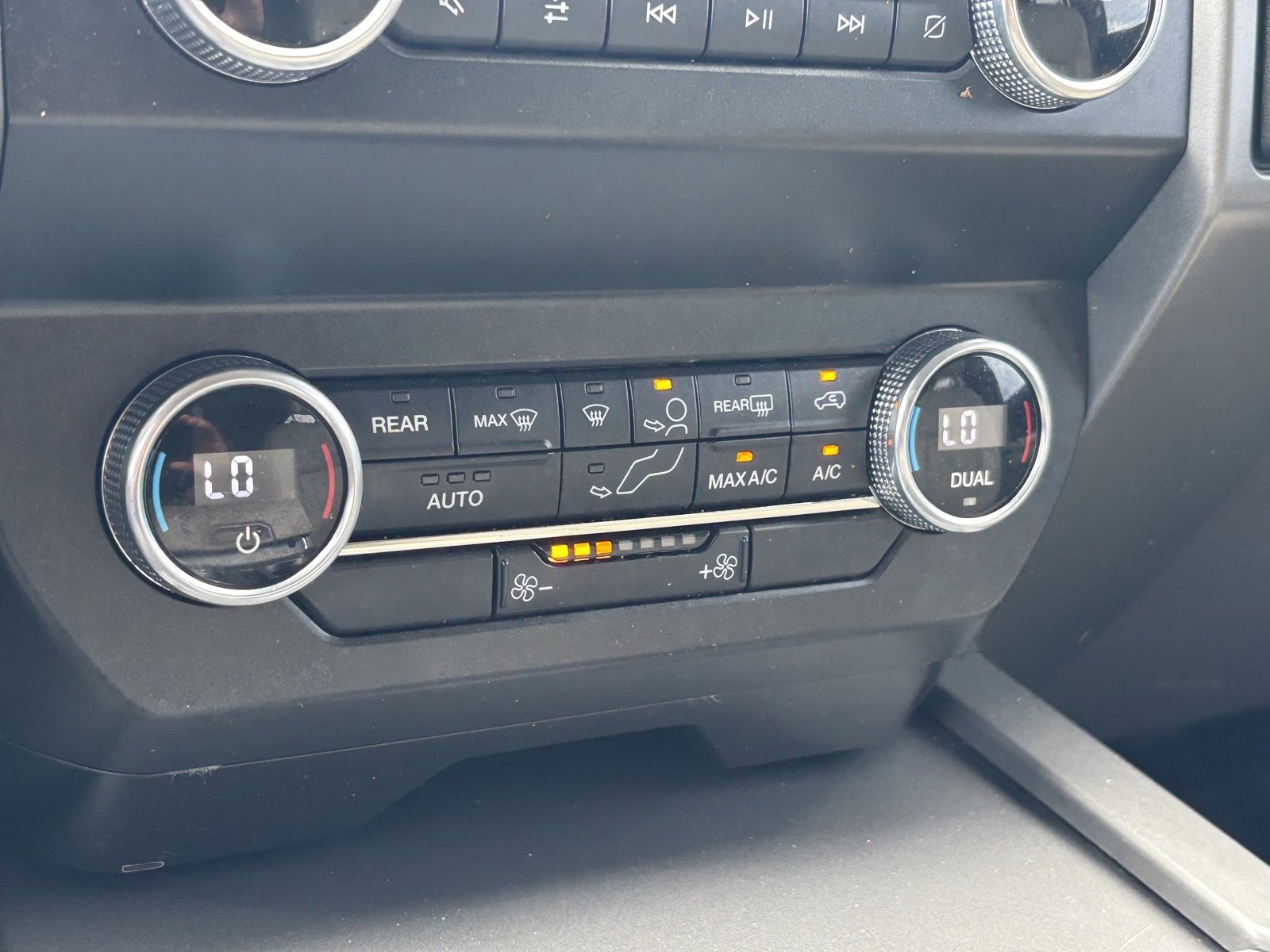 Used 2021 Ford Expedition XLT w/ FX4 Off-Road Package image 26