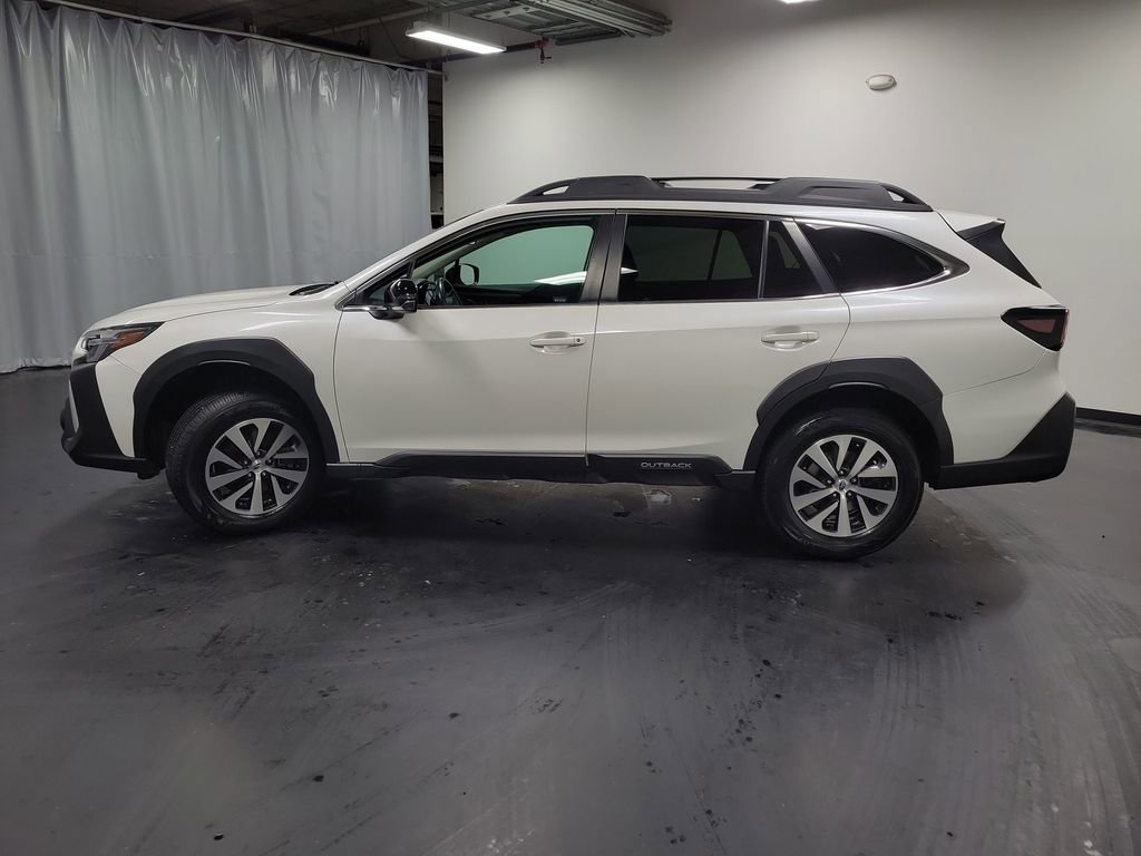 Used 2023 Subaru Outback Premium AWD/4WD image 5