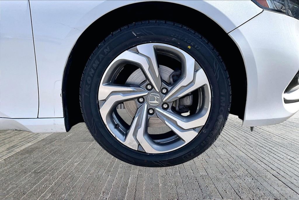 Used 2020 Honda Accord EX image 9