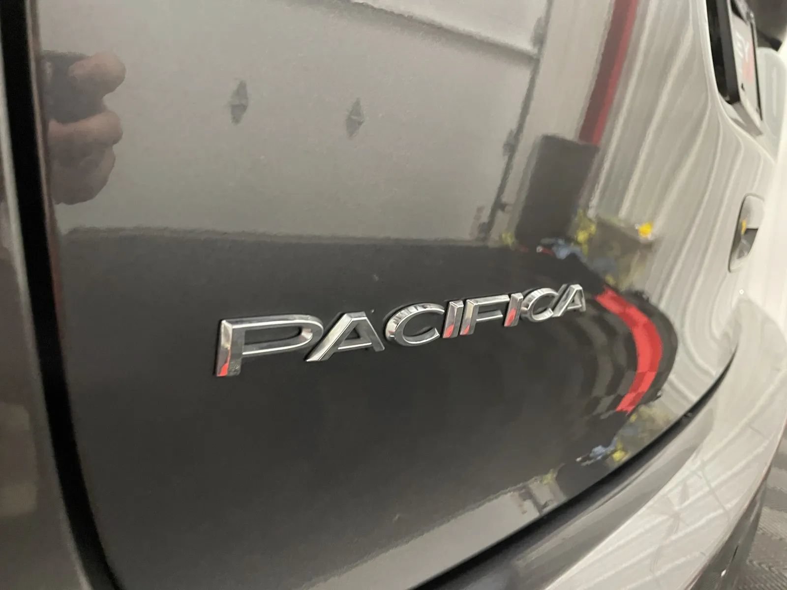 Used 2018 Chrysler Pacifica LX FWD image 13