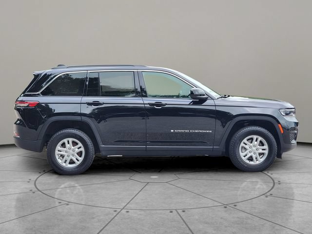 Certified 2024 Jeep Grand Cherokee Laredo w/ Luxury Tech Group I AWD/4WD image 13