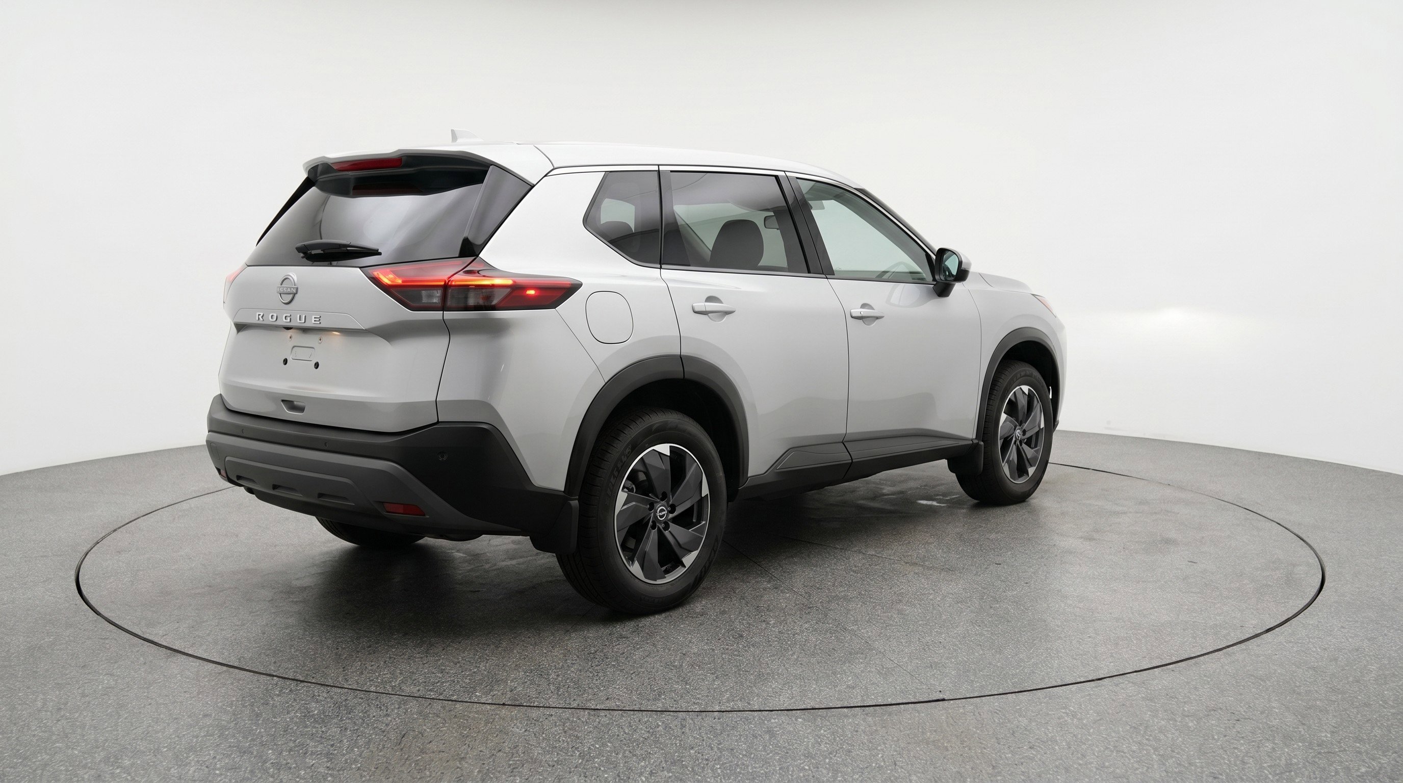 Used 2025 Nissan Rogue SV AWD/4WD image 9