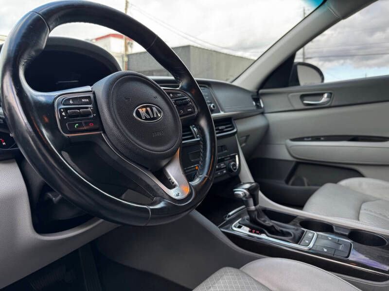Used 2016 Kia Optima EX image 11