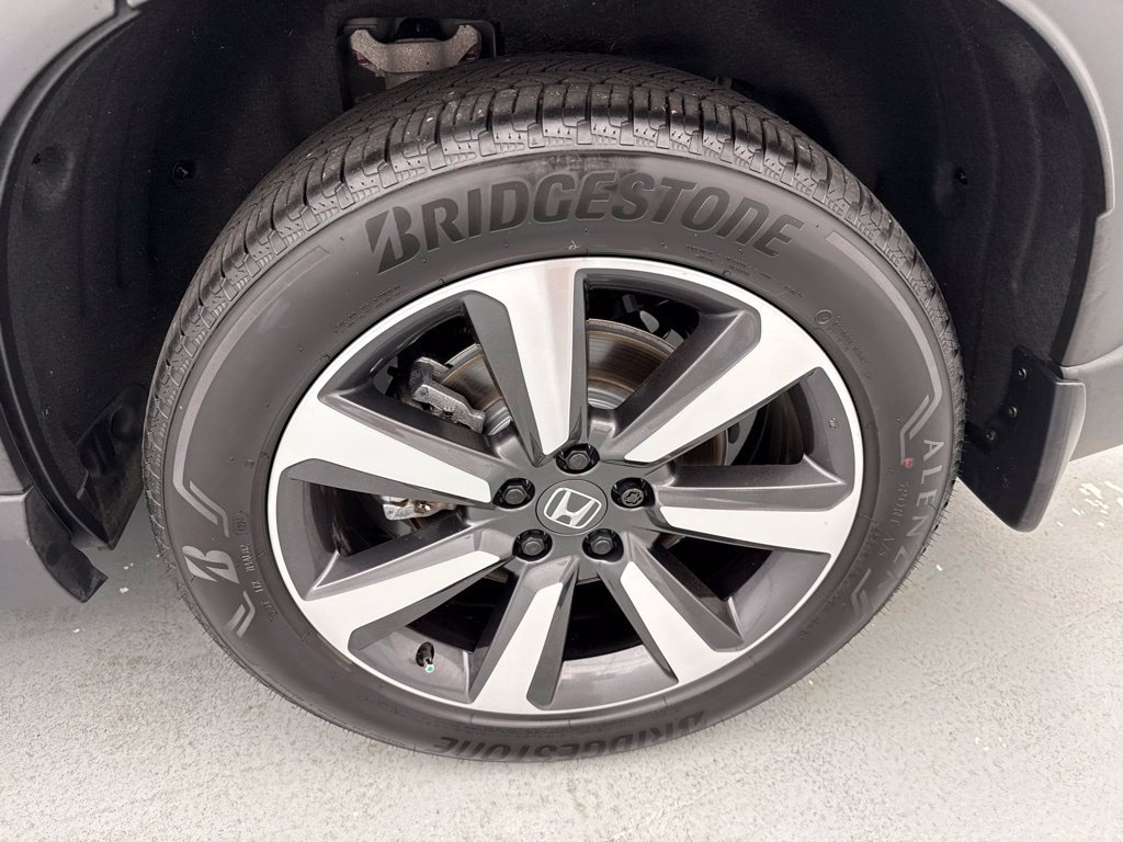 Used 2025 Honda Pilot Touring image 6