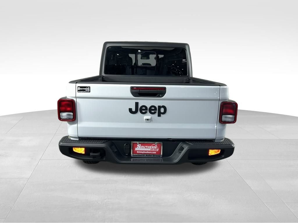 Used 2024 Jeep Gladiator Sport image 8