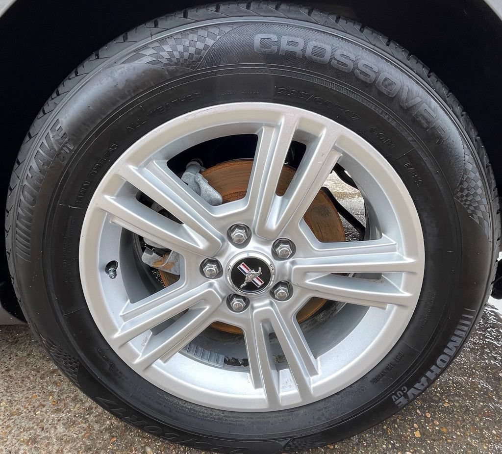 Used 2014 Ford Mustang Coupe RWD image 12