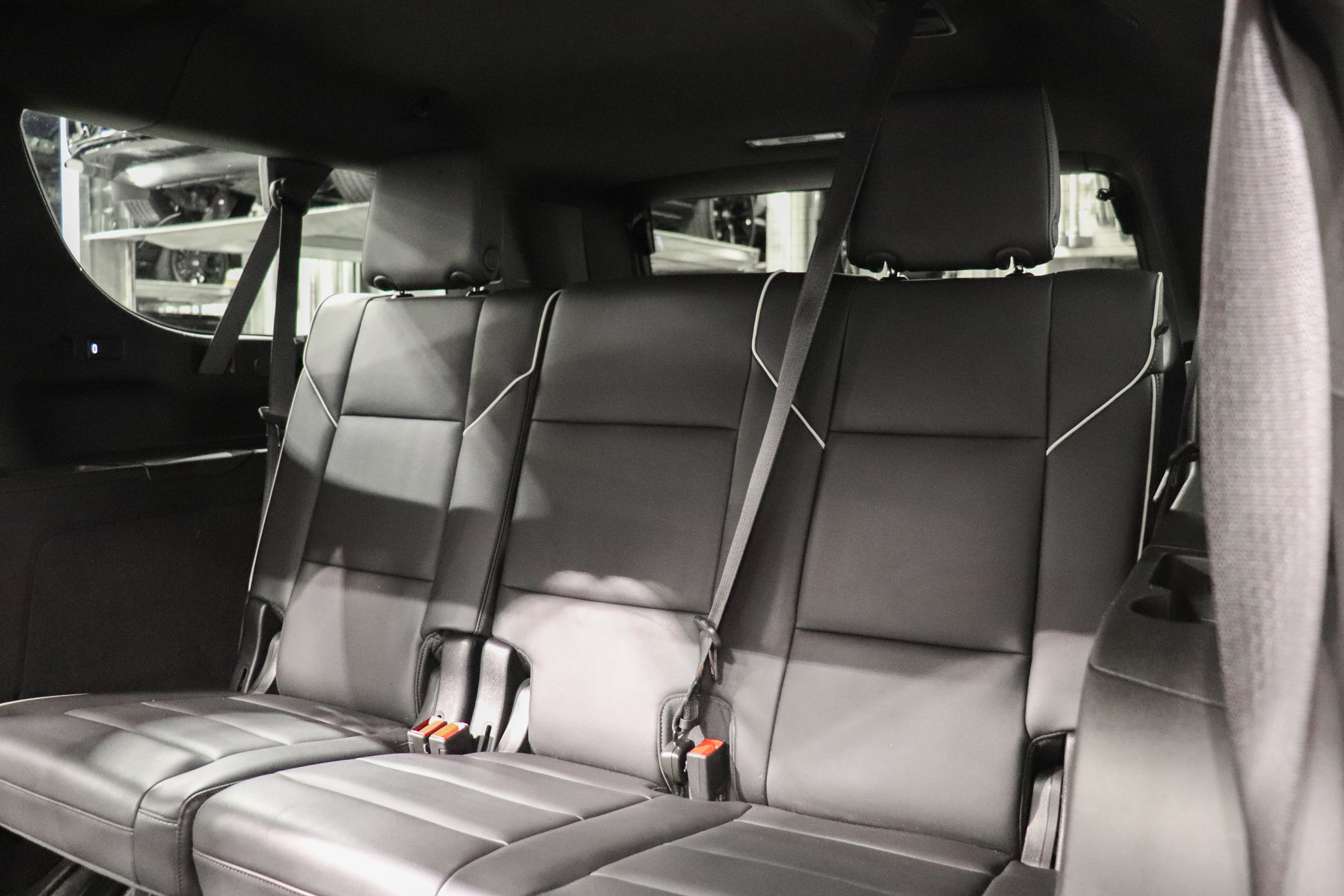 Used 2023 Cadillac Escalade ESV Sport w/ LPO, ONYX Package AWD/4WD image 21