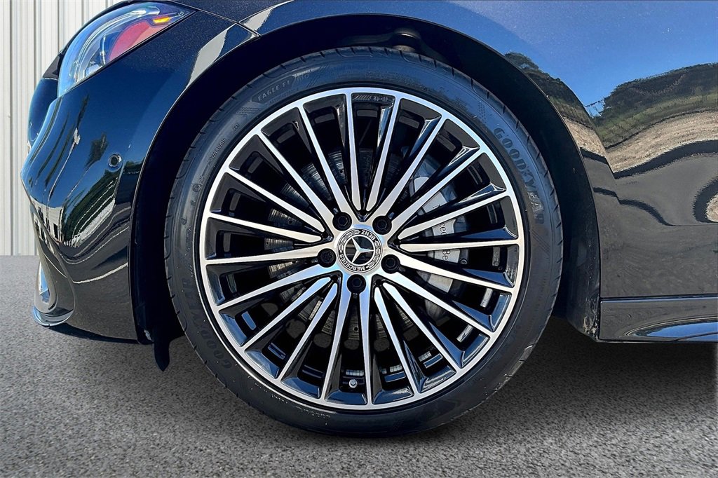 Used 2023 Mercedes-Benz C 300 Sedan image 9