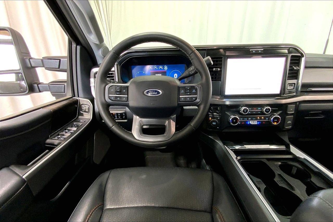 Used 2025 Ford F350 Lariat image 14