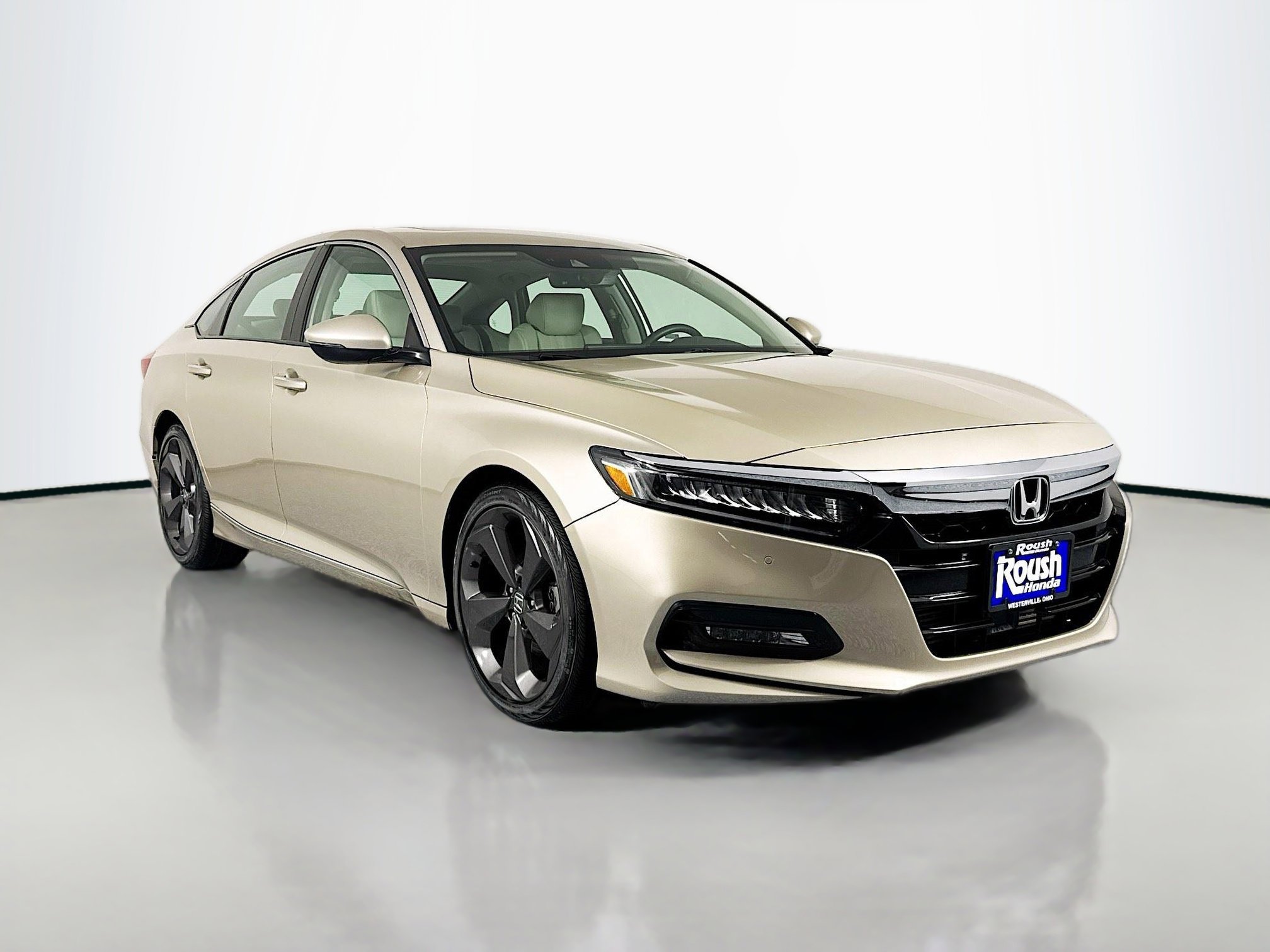 Certified 2018 Honda Accord Touring image 3