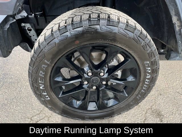 Used 2025 Jeep Gladiator Sport image 11