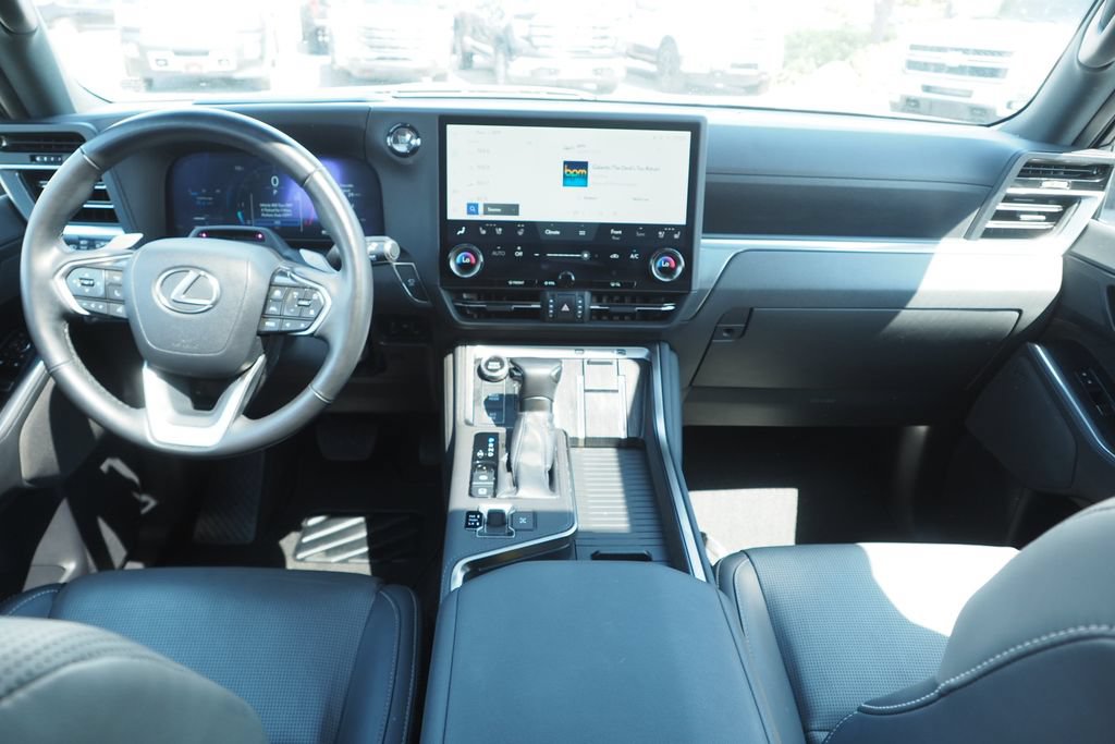 Used 2024 Lexus GX 550 w/ Cold Area Package AWD/4WD image 19