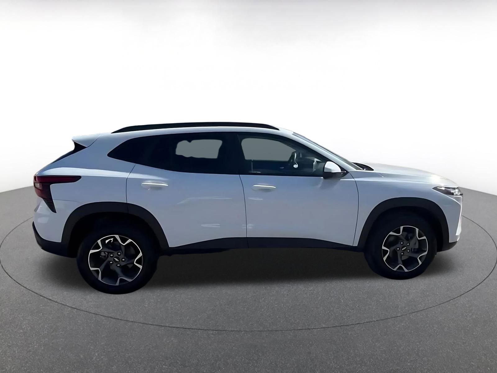 Used 2025 Chevrolet Trax LT image 16