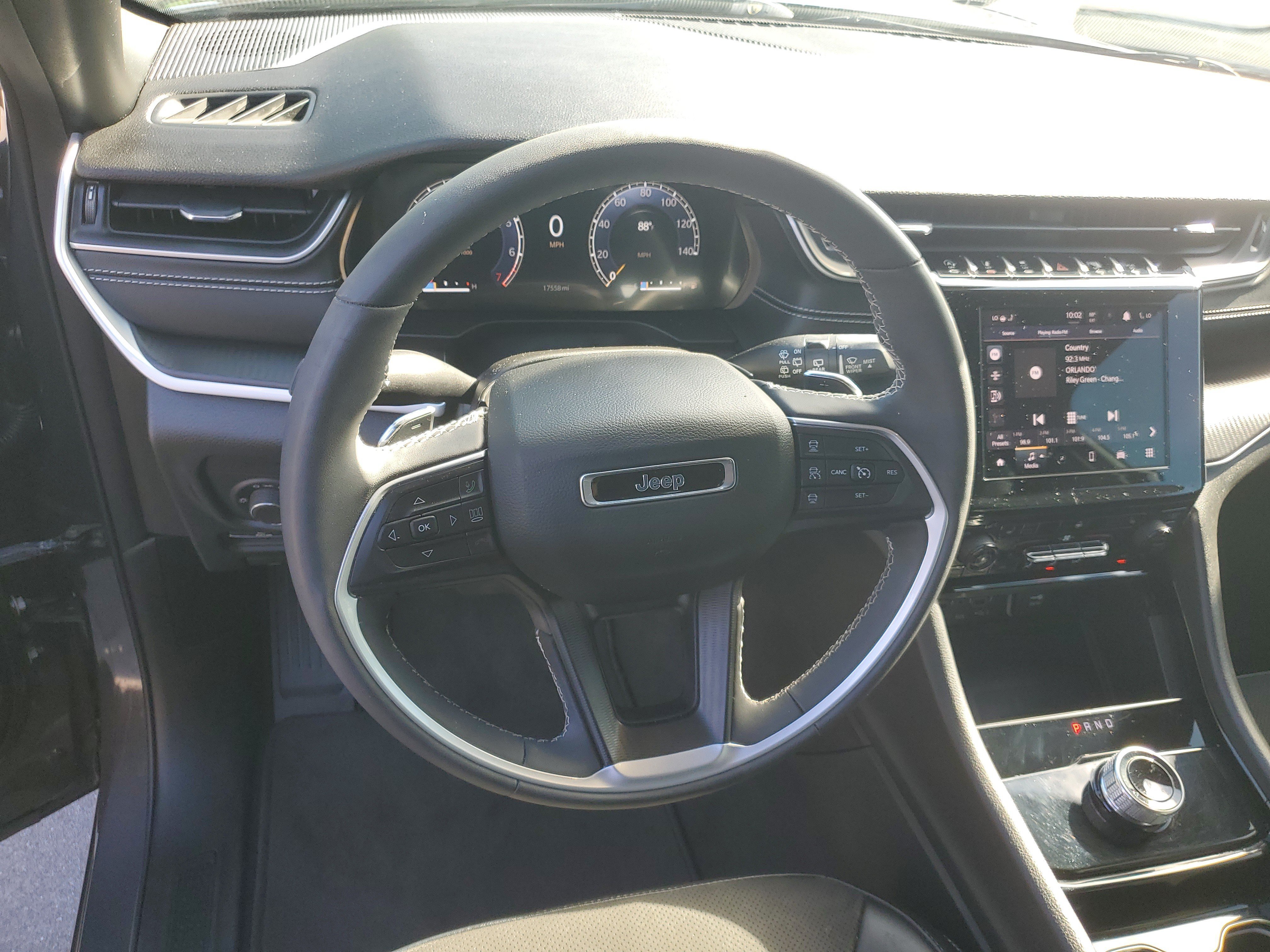 Used 2023 Jeep Grand Cherokee Altitude AWD/4WD image 15