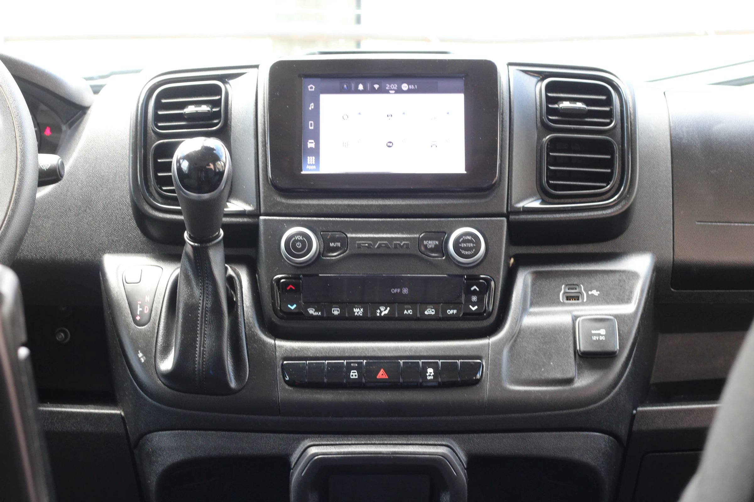 Used 2025 RAM ProMaster 2500 w/ Convenience Group FWD image 18