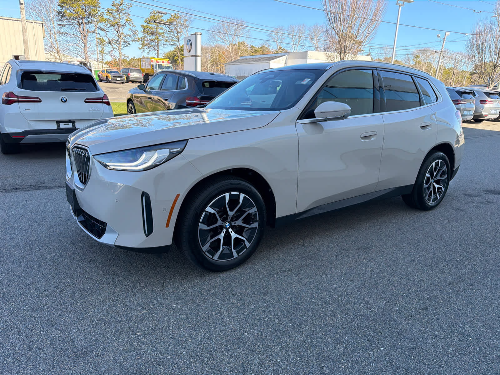 Used 2025 BMW X3 xDrive30i w/ Premium Package image 3