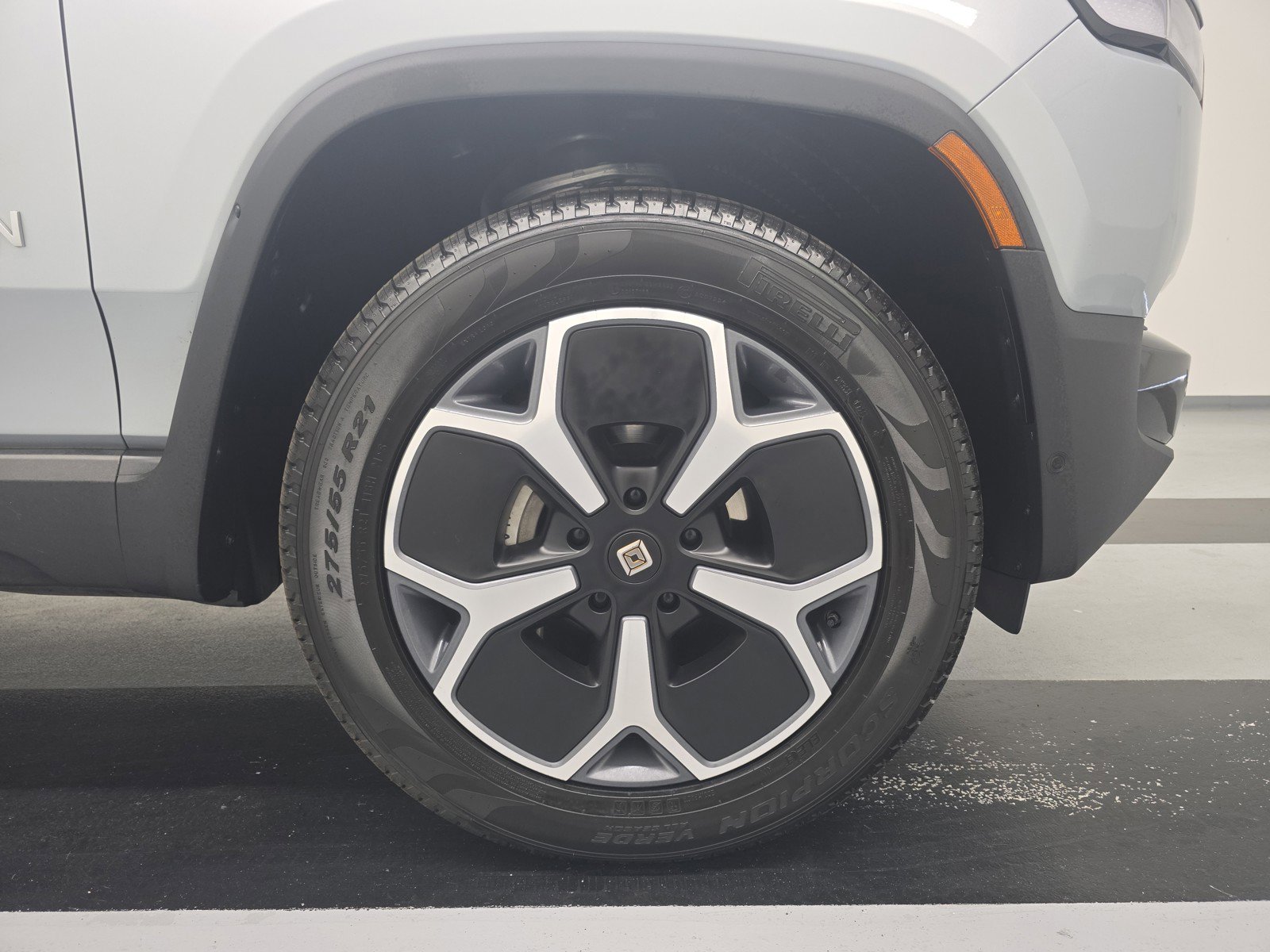 Used 2024 Rivian R1T Adventure AWD/4WD image 11