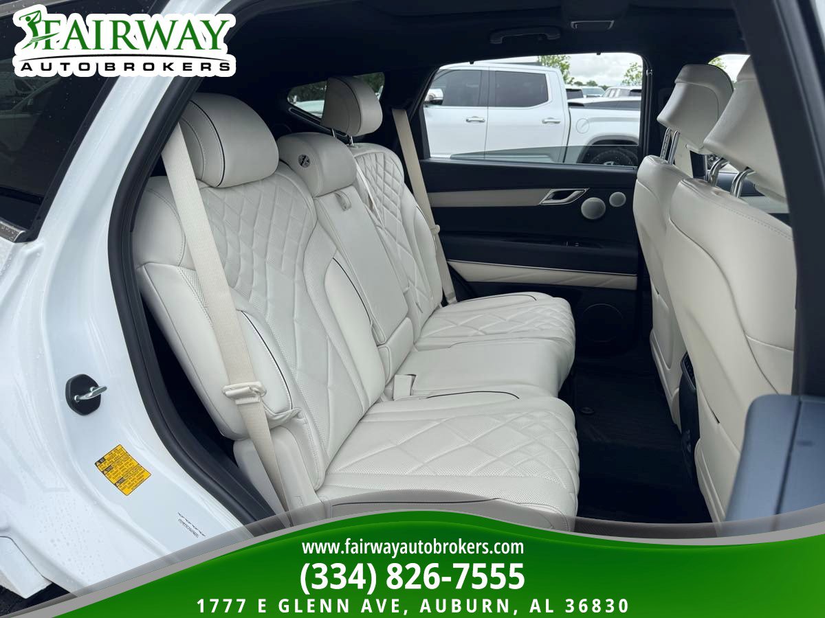 Used 2025 Genesis GV80 3.5T Prestige AWD/4WD image 13