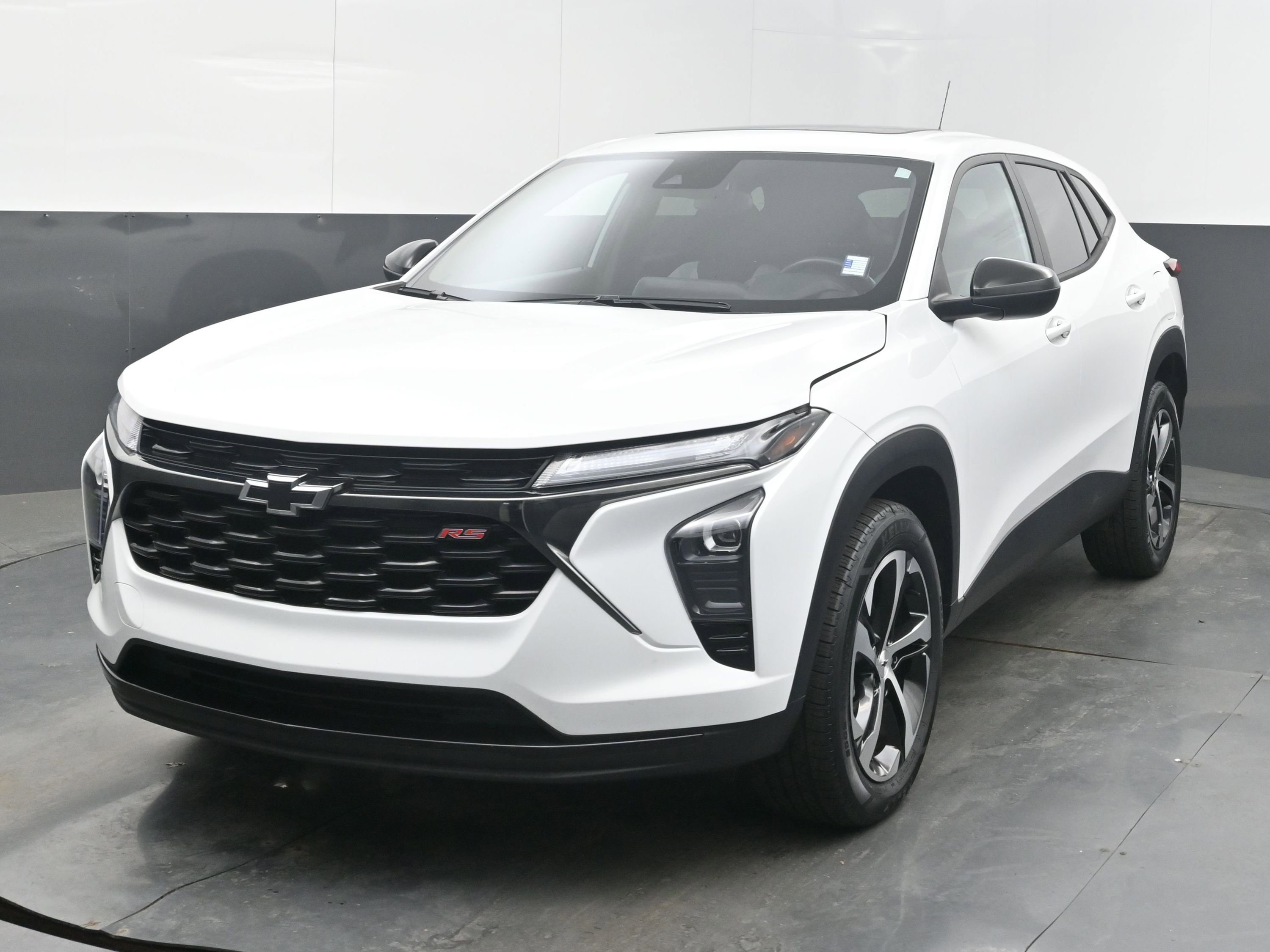 Used 2024 Chevrolet Trax RS w/ Sunroof Package image 4