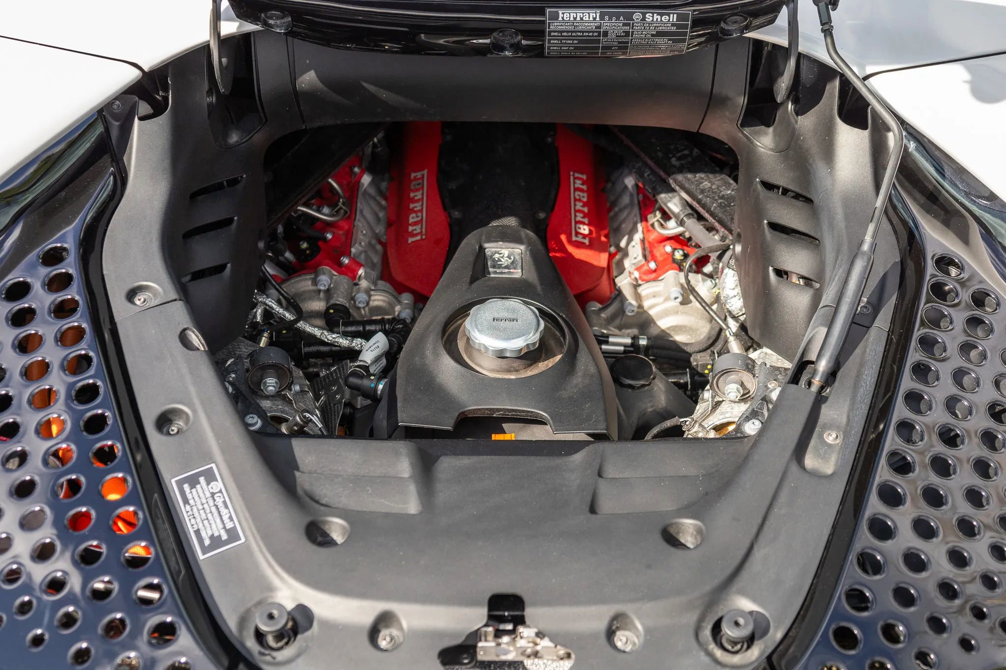 Used 2025 Ferrari SF90 Spider image 56